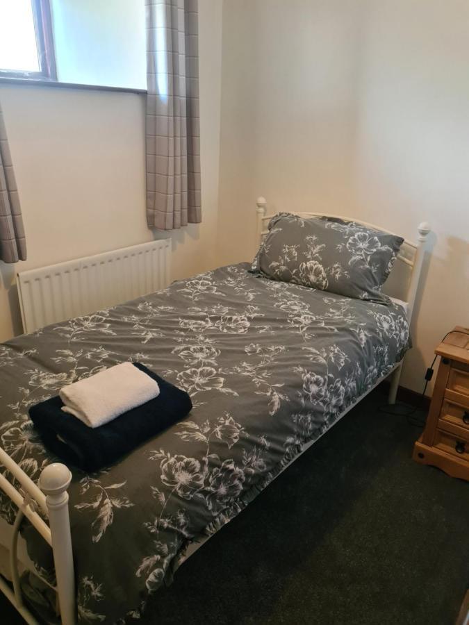 Brown Cow Apartment Далтън ин Фърнес Екстериор снимка