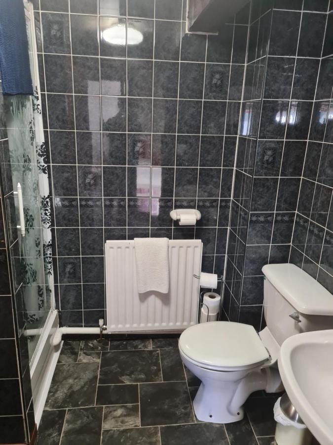 Brown Cow Apartment Далтън ин Фърнес Екстериор снимка